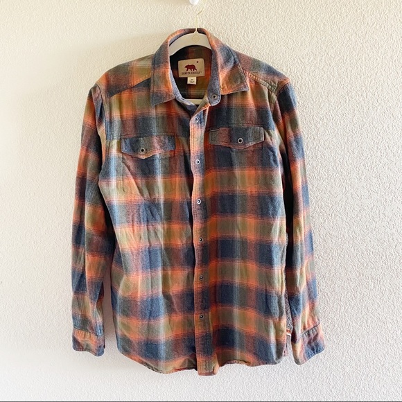 Dakota Grizzly Other - Dakota Grizzly Flannel Plaid Shirt Size M